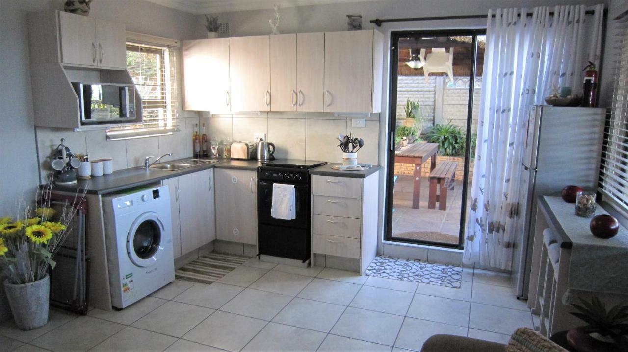 See Rus Self Catering Unit In Westbrook Kzn Private Neat And Cosy Εξωτερικό φωτογραφία