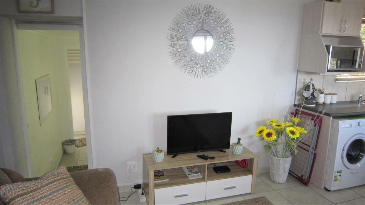 See Rus Self Catering Unit In Westbrook Kzn Private Neat And Cosy Εξωτερικό φωτογραφία